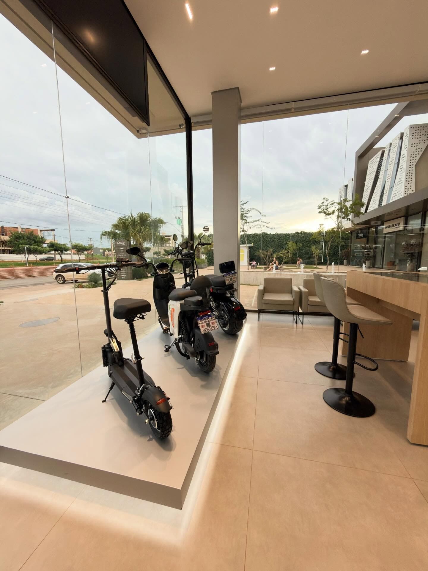 Vitrine scooters